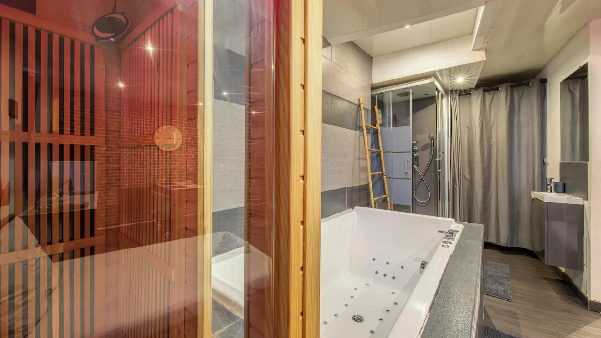 Street Loft With Sauna Saint-Etienne  Saint-Etienne (Loire)